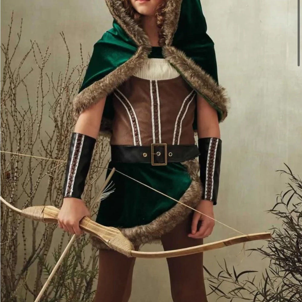 Chasing Fire-Flies Wishcraft girls archer costume & headband. Size 12. Worn once